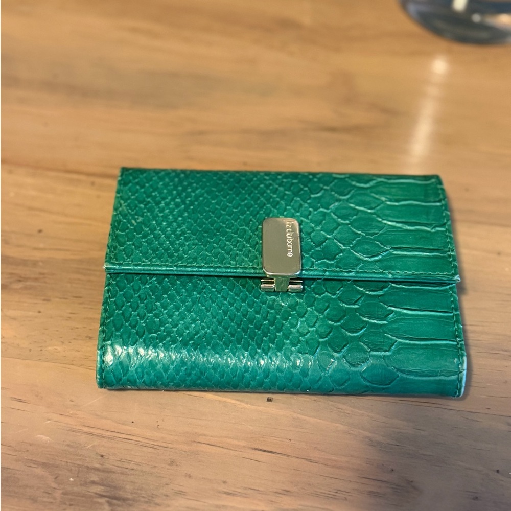 Liz Claiborne Green Faux Alligator Embossed Wallet